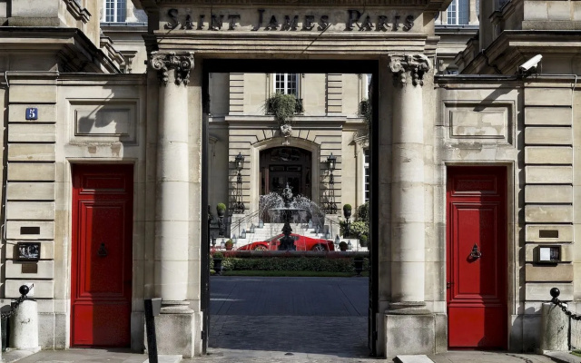 Saint James Paris - Relais & Chateaux