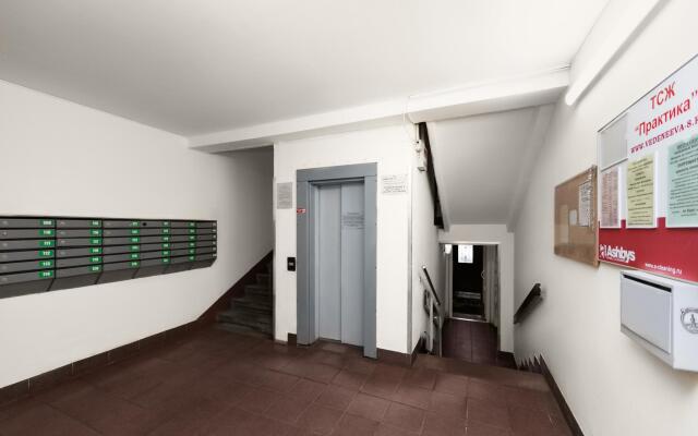 Квартира АКвадрат на улице Веденеева 8 корпус 1