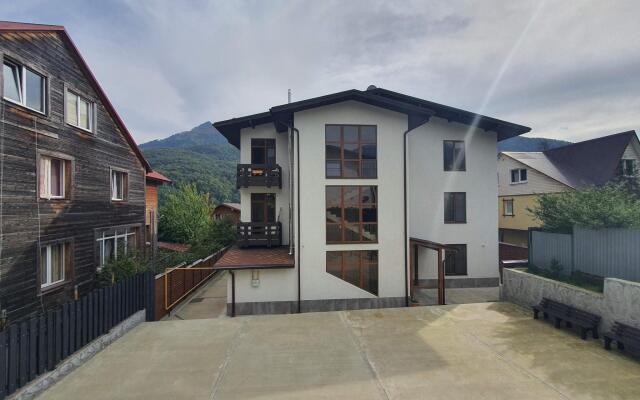Zhit v Gorakh Na Ulitse Turchinskogo 73 Apartments