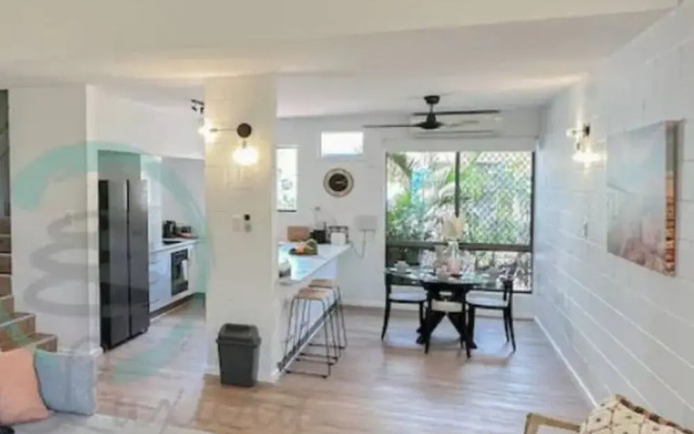 ZEN NIGHTCLIFF FORESHORE - 2BR Cozy Apt