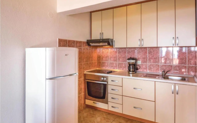 Two-Bedroom Apartment Makarska with Sea View 03