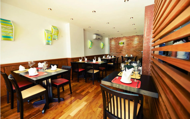 Balmoral Plaza Hotel