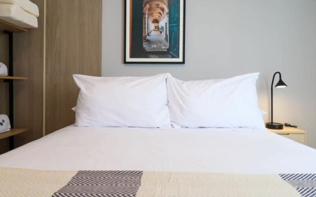 w Marvelous 2BR With Balcony in Miraflores