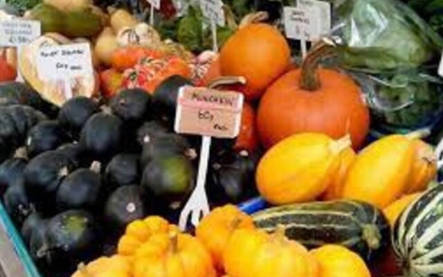 Stylish Central London Balcony Apartment