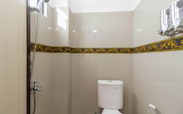 RedDoorz near RSU Suaka Insan