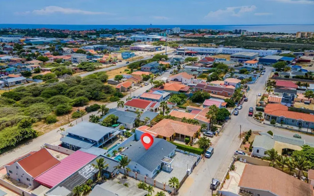 NEW 5BR Villa w Privatepool 3min to Eagle Beach
