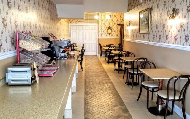 Avondale by the Sea Motel