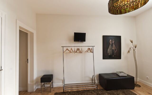 Casa do Bairro by Shiadu