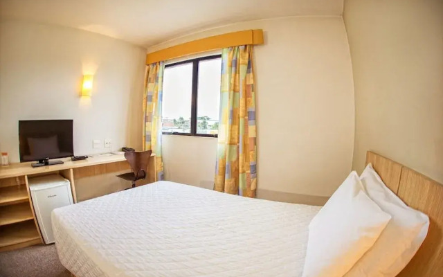 Hotel Campo Largo Express