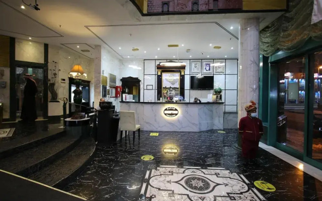 Knight Armour Hotel