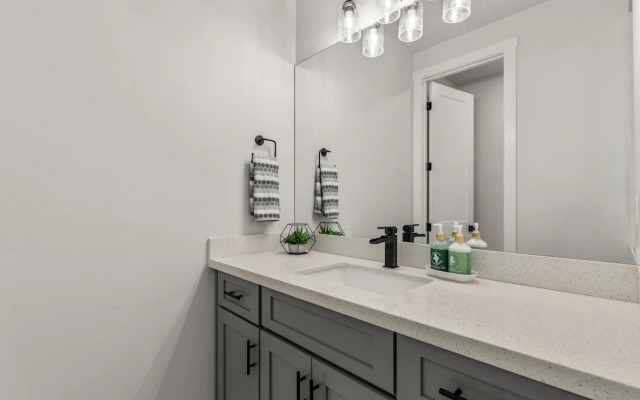 Cottonrose Flagstaff