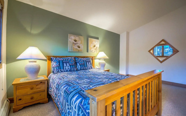 Saddle Creek by Retreatia