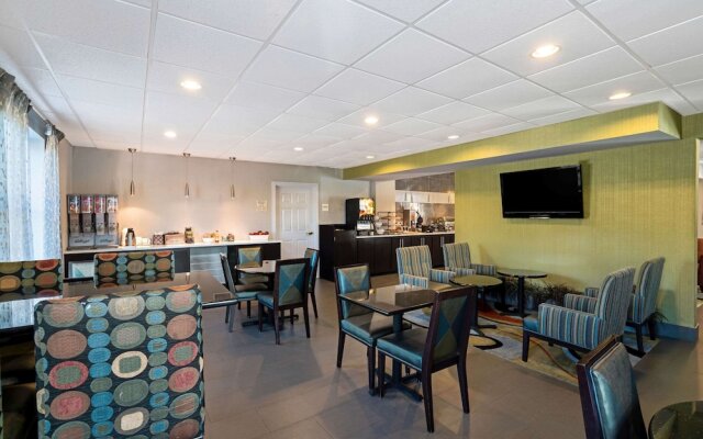 La Quinta Inn & Suites Lebanon