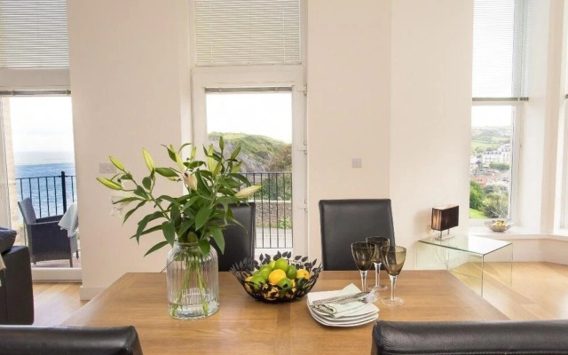 Apartment 4 Granville Point
