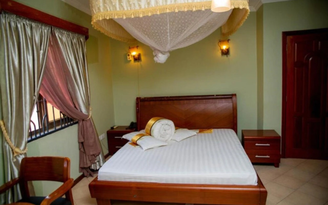 Lush Garden Business Hotel