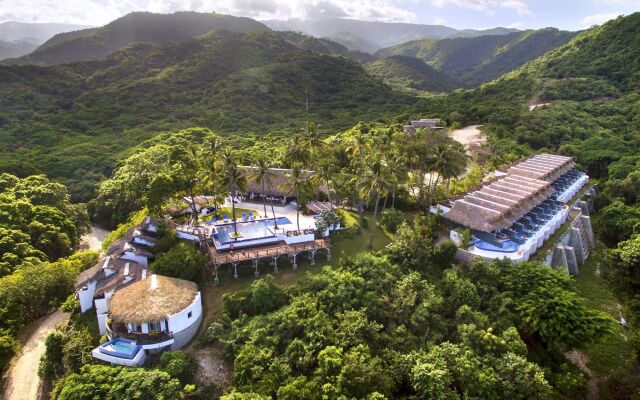 Casa Bonita Tropical Lodge