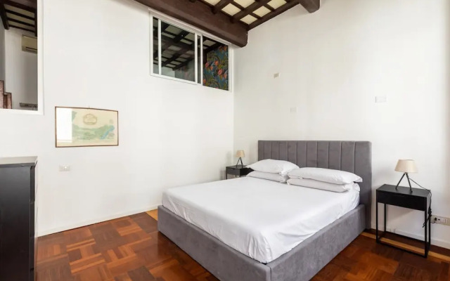 Campo de Fiori Large and Beautiful Apartment