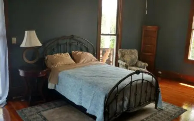 Evangeline Art House