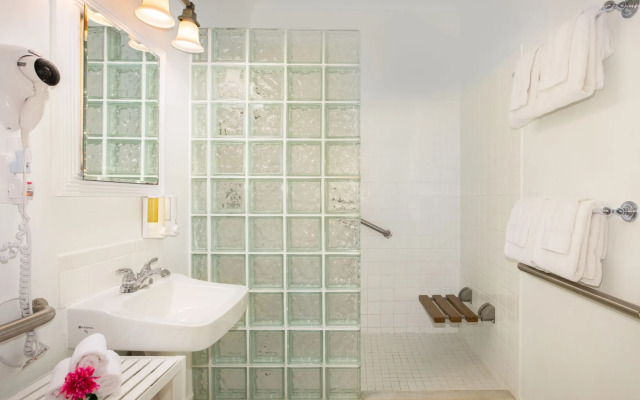 The Southernmost Inn - Adults Only