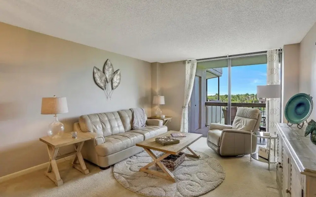 Condo in Community With Beach Access, Pool and Tennis