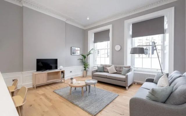 Torphichen Street 5 Star Luxury Apartment