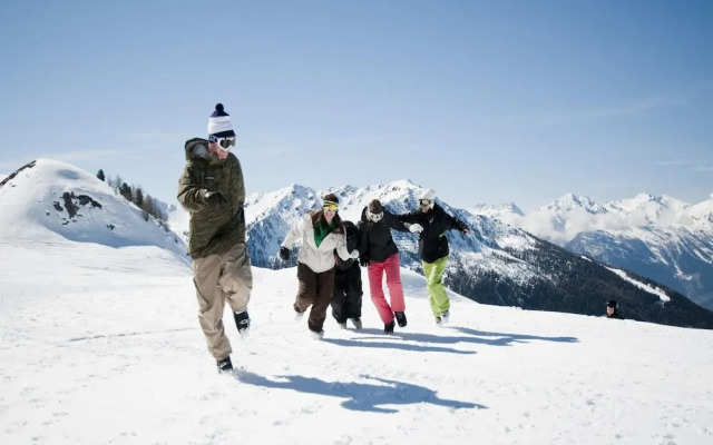 Apartment With Laundary Facilities