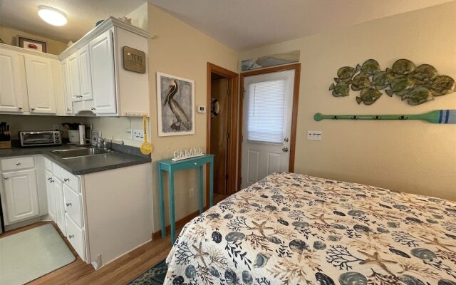 7 Safe Harbor Studio Bedroom Condo by RedAwning