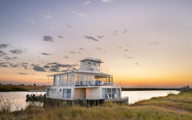 Chobe Princesses by Mantis