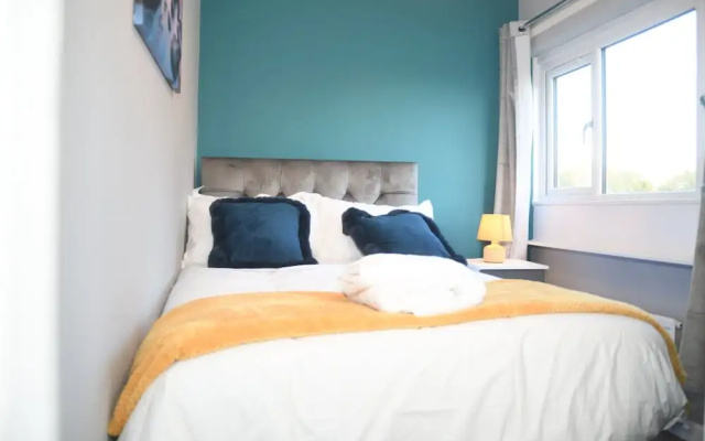 Tranquil Walsall Retreat With 3 Bedrooms