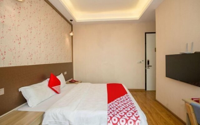 Golden Sunshine Hotel