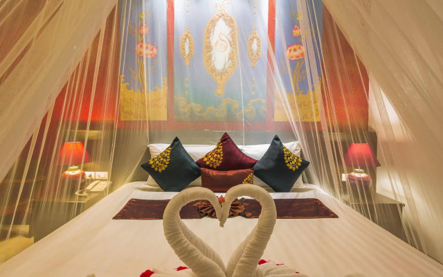 Tanawan Phuket Hotel