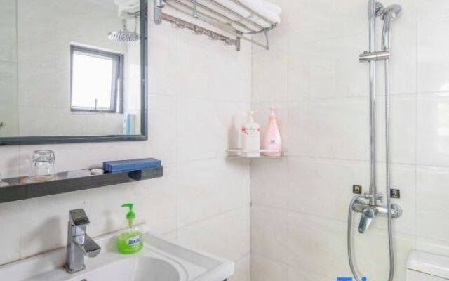Bright Moon Inn (Shenzhen No. 2 Branch)
