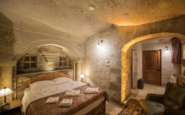 Charming Cave Hotel