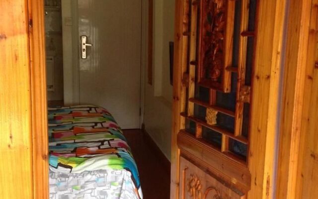 Yijian River View Guesthouse