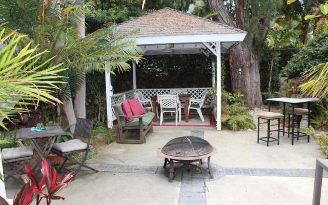 Pelican Cove Inn