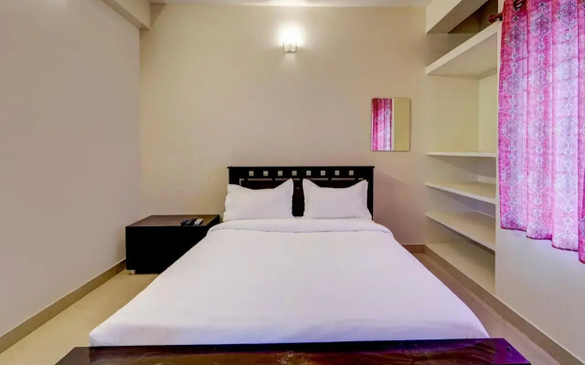 OYO Flagship 805216 Senthamizh Residency