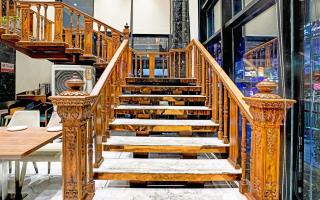 Palette Magarpatta City formerly Emerald Guestimony