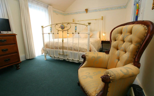 The Lodge on Elizabeth