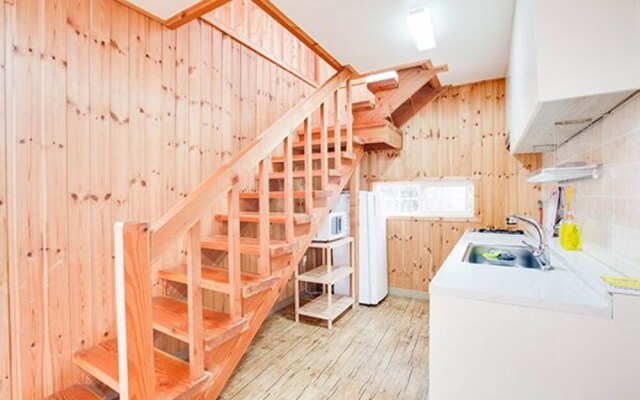 Jejuwild Rose South Village Pension