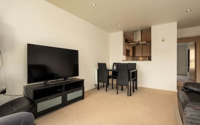 Comfy 2 Bedroom Apartment Near Edinburgh City Centre