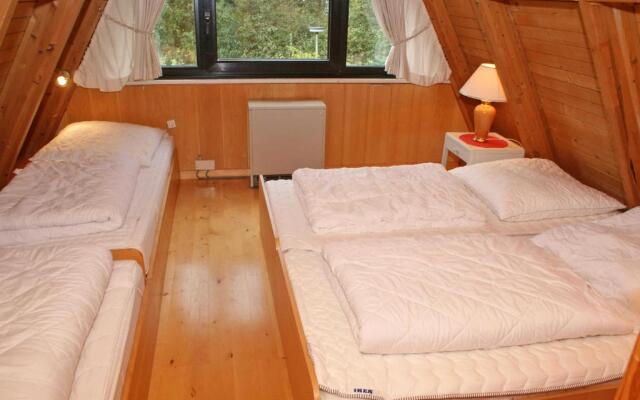 grosse sonnige Terrasse mit Markis