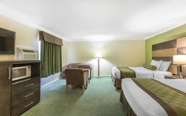 Rodeway Inn & Suites Canyon Lake-Menifee West