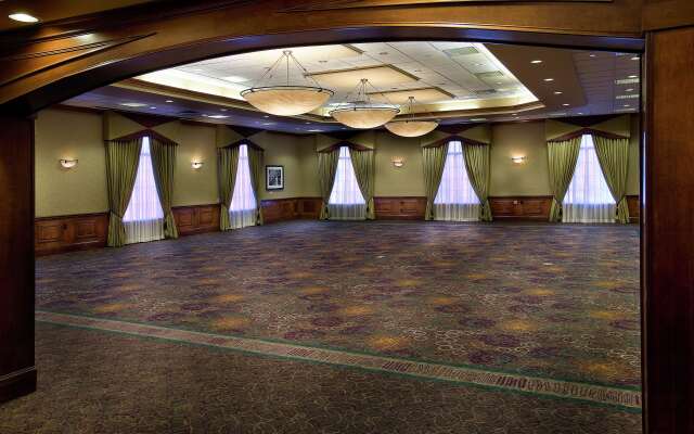 Embassy Suites by Hilton Kansas City International Airport