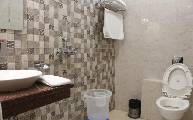 Regal Hotel & Restaurant