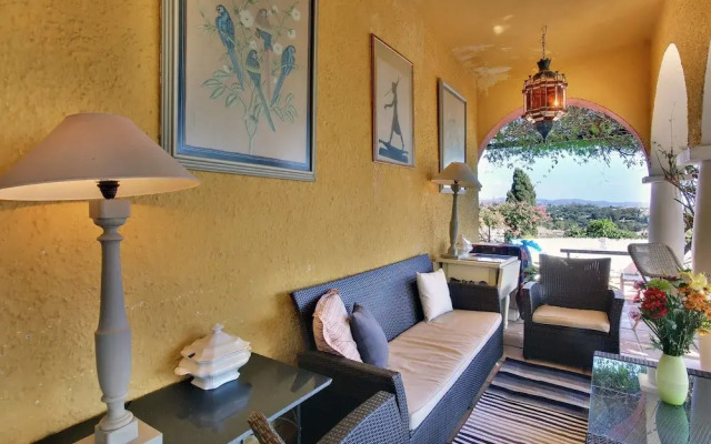 Romantic Puerto Banus Villa, Sea Mountain Views