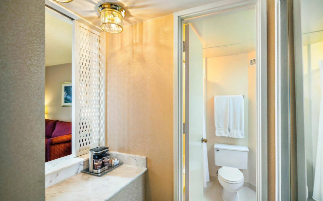 Hilton Oakland Airport Hotel