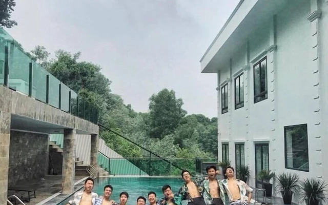 Lakeside Dailai Hotel