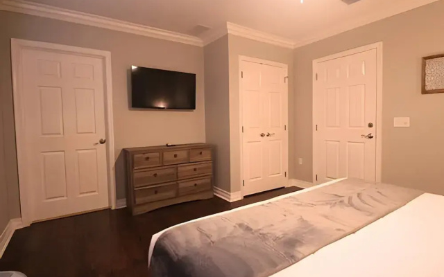Modern 3BD Retreat 10 Guests Near Disney