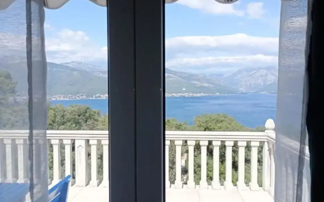 Tivat Relax With Stunning Sea & Mountain Views