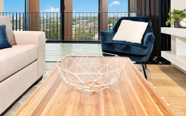 5-Star Lux in the Centre of Conveniences